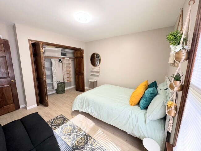 Building Photo - 61 Southgate Course