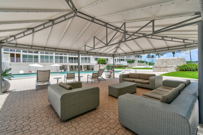 Building Photo - 2774 S Ocean Blvd