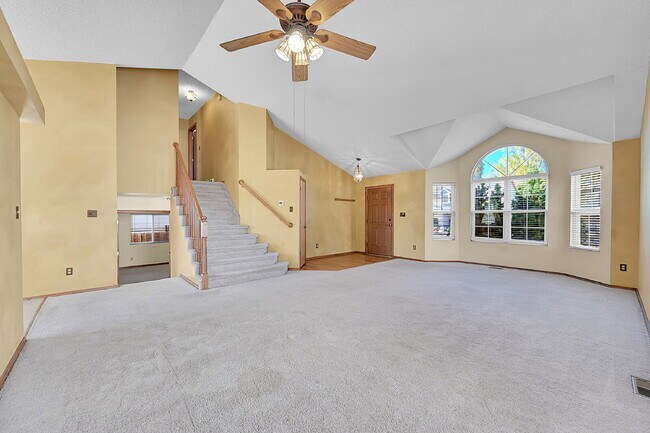 Building Photo - $2,395.00 - 4 Bedrooms, 3.5 Bathrooms, Sin...