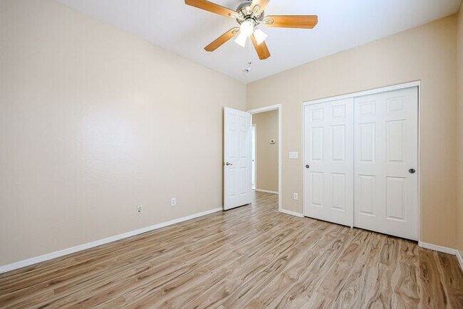 Building Photo - BEAUTIFUL 4 BEDROOM, 2.5 BATH WITH A POOL IN THE HEART OF GILBERT