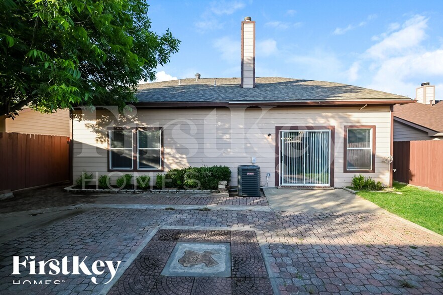 Building Photo - 2969 St Albert Dr