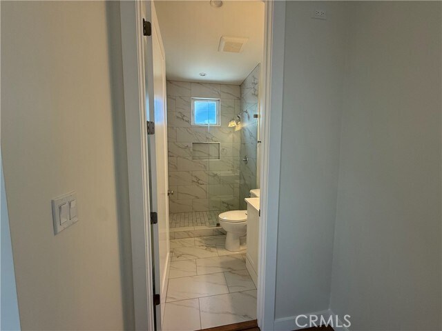 Building Photo - 20953 Saticoy St