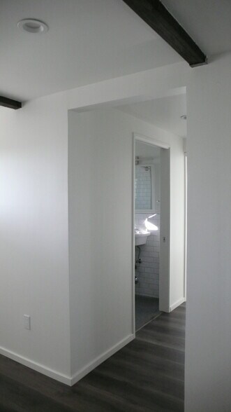 Building Photo - 754 N Avenue 66