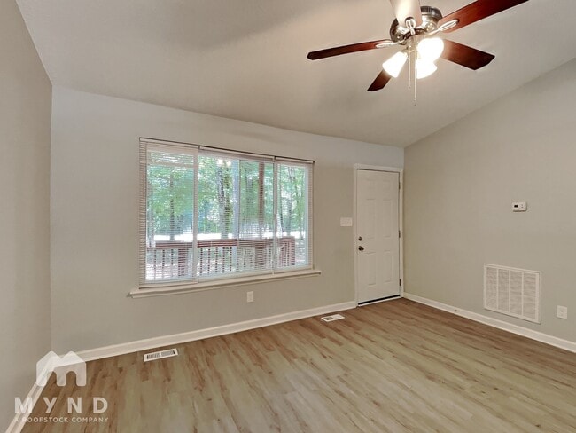 Building Photo - 172 Bridges Ln