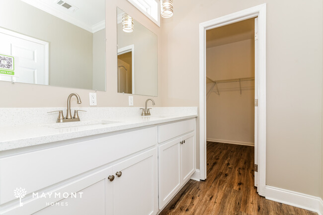 Building Photo - Stylish 3-Bedroom Home