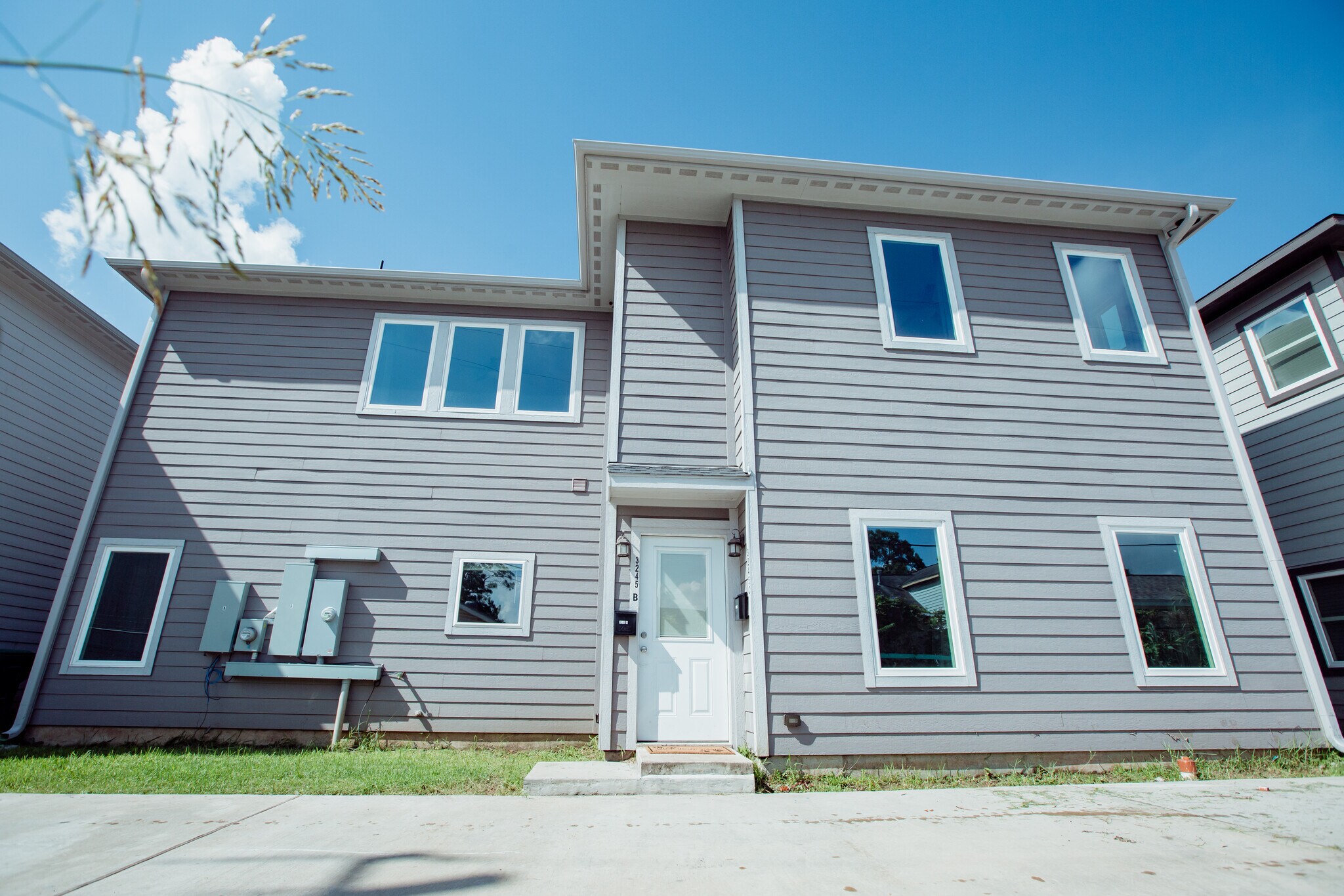 Building Photo - 3245 Dixie Dr