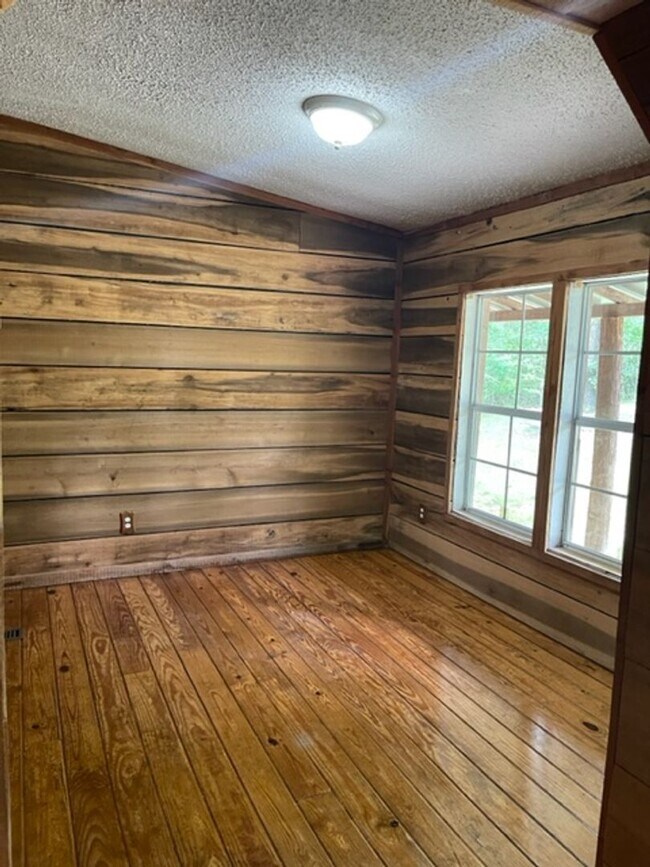 Building Photo - Rustic home in Citronelle