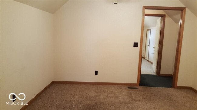 Building Photo - 325 S East St