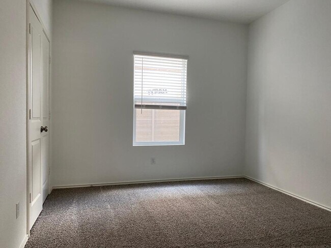 Building Photo - 153 Cherry Ridge Rd