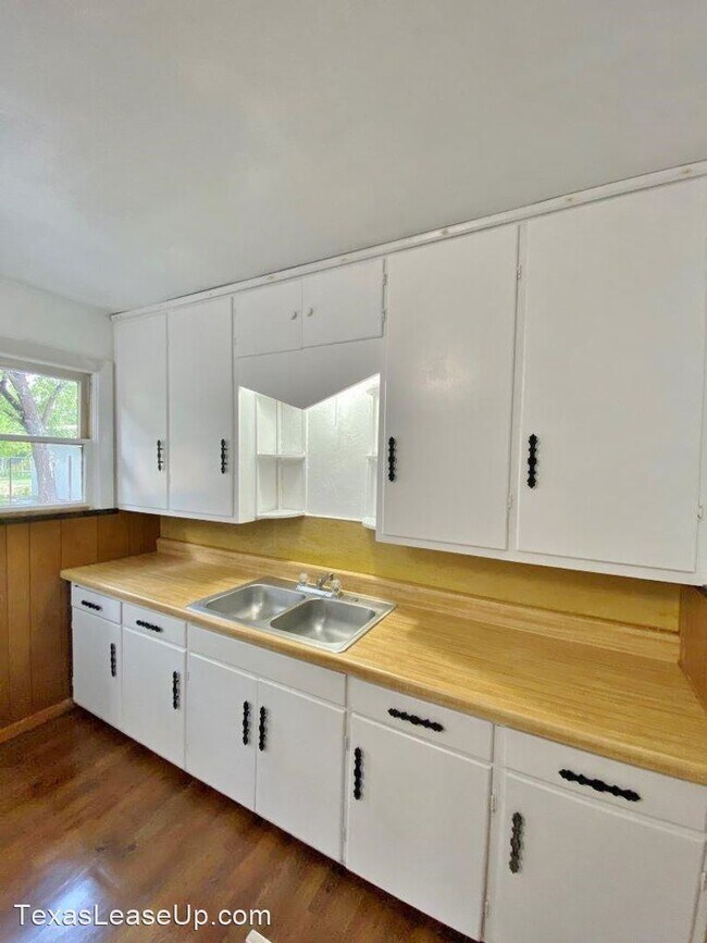 Building Photo - 2 br, 1 bath House - 2031 Katy St