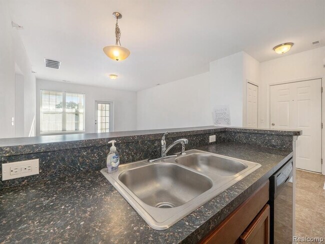 Building Photo - 964 W Summerfield Gln Cir