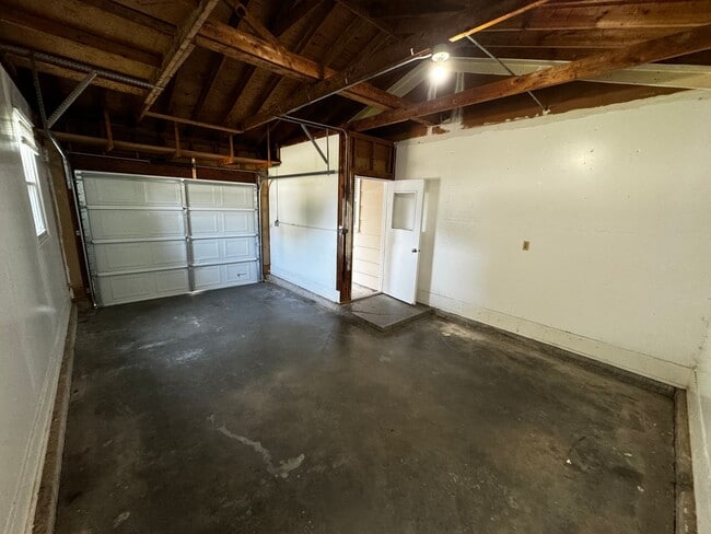 Building Photo - 702 30th St