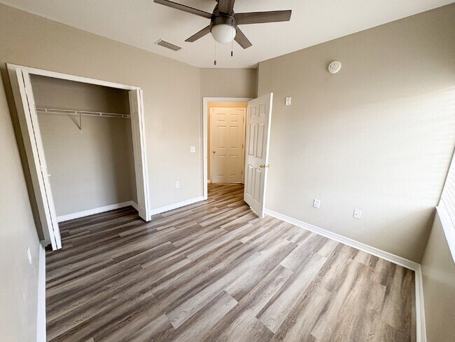 Building Photo - Spacious renovated 3-Bed, 2-Bath in VOB Riverview