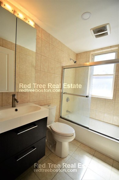 Building Photo - 74 Browne St