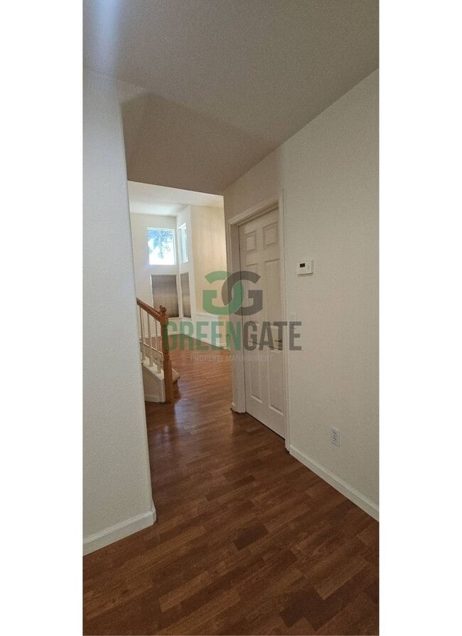 Building Photo - Beautiful 4 Bedroom, 3 Bathroom Home in Tr...