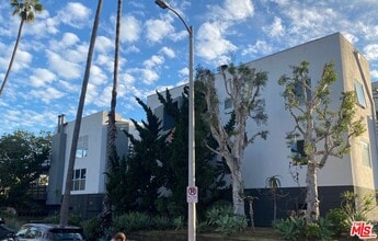 Building Photo - 2207 Brenta Pl