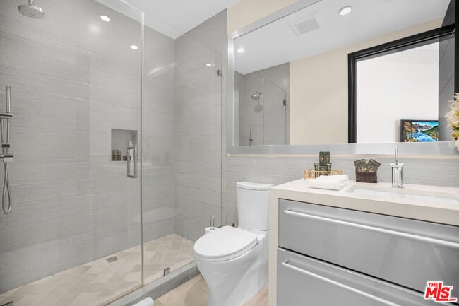 Building Photo - 2501 Zorada Dr