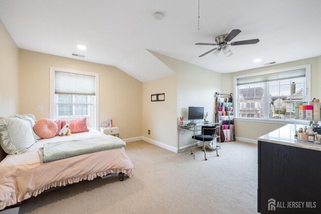 Building Photo - 2 Spinnaker Dr