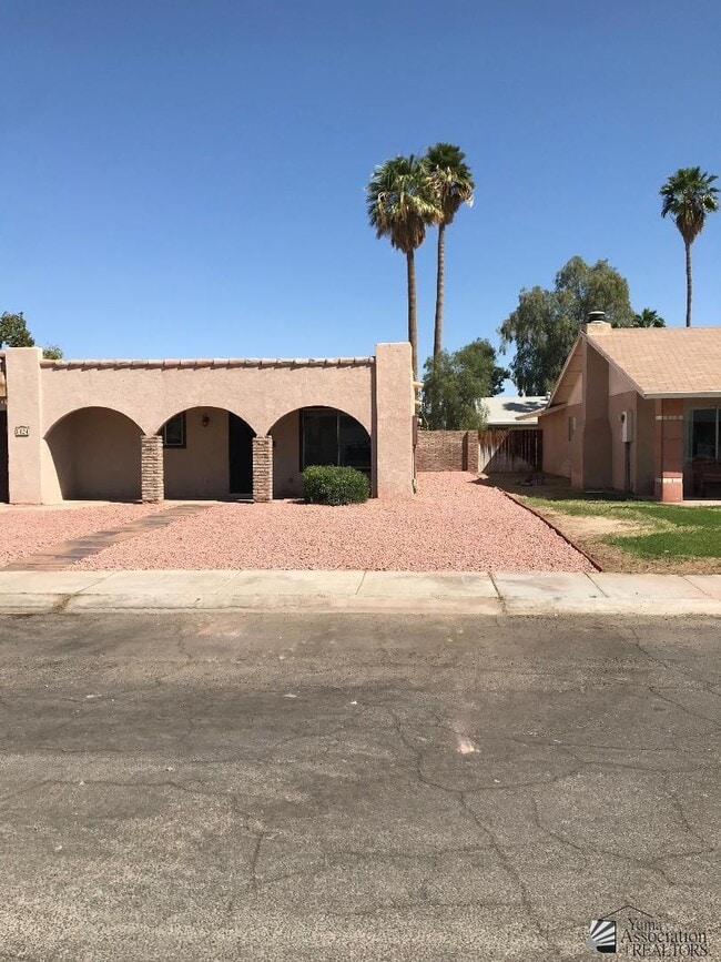 Primary Photo - 1424 E Sunset Ct