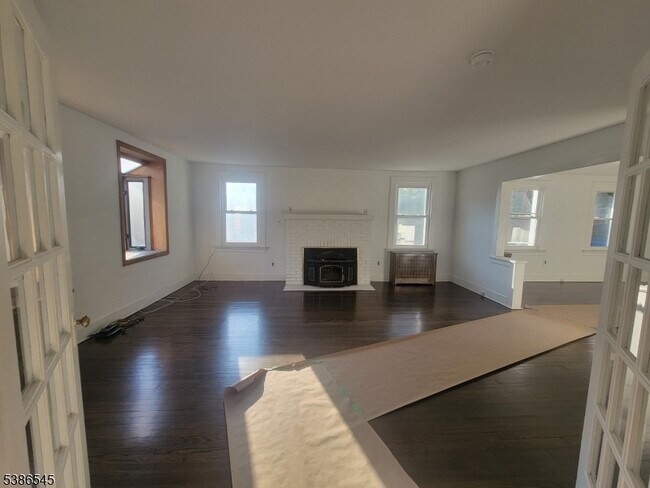 Building Photo - 59 Mendham Ave