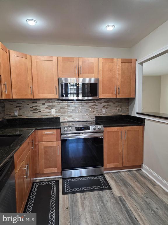 Building Photo - 412 3rd St