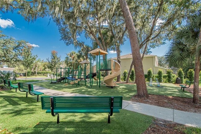 Building Photo - 15768 Fishhawk Falls Dr
