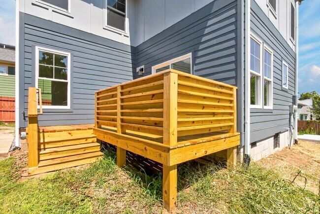 Building Photo - 2408B 14th Avenue N