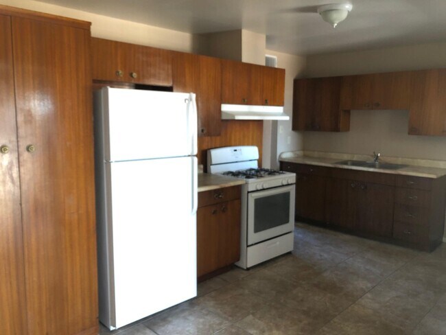 Building Photo - 5800 Bobwhite Ave