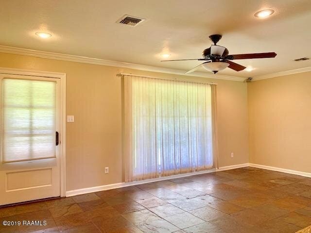 Building Photo - 104 Woodrich Ln