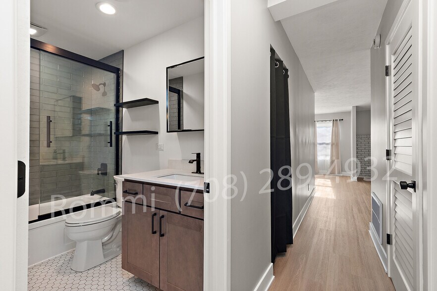 Bathroom - 3631 165th St