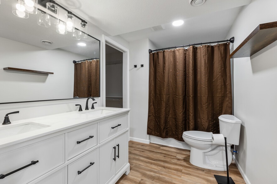 Building Photo - 915 Blair Cir