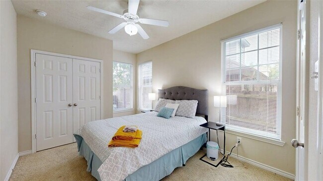 Building Photo - 4307 Spring Hill Drive