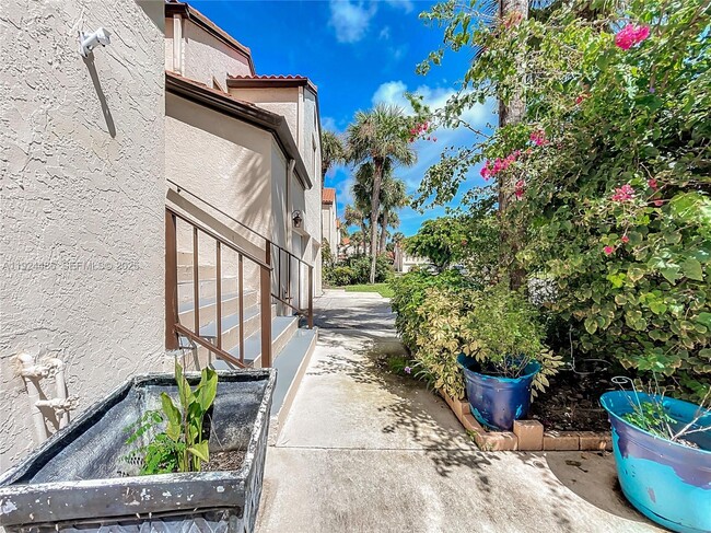 Building Photo - 20 Vía De Casas Sur