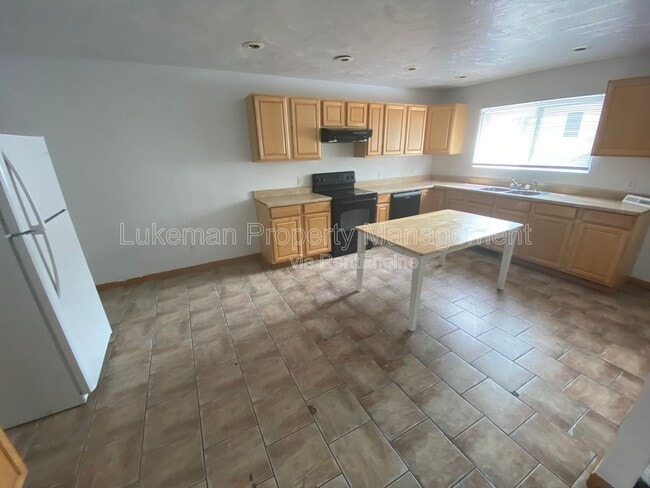 Building Photo - 1324-1326 Knollwood Ave