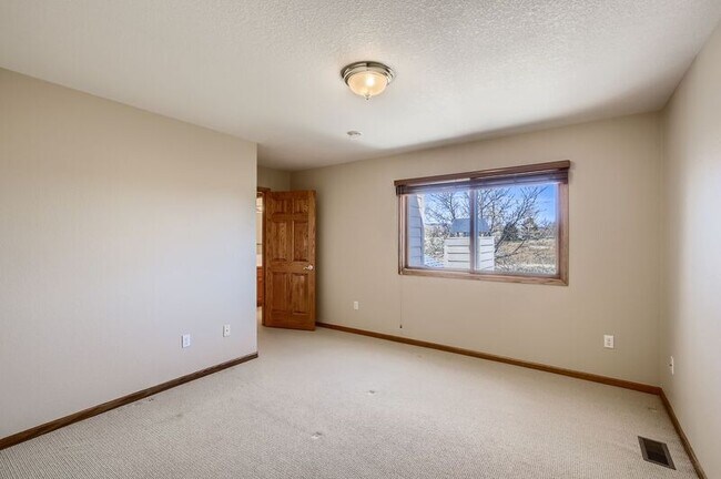 Building Photo - 6787 Snead Ct