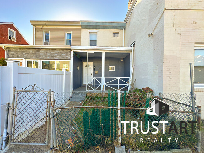 Building Photo - 1 Bedroom Apartment in Tacony, Philadelphia.