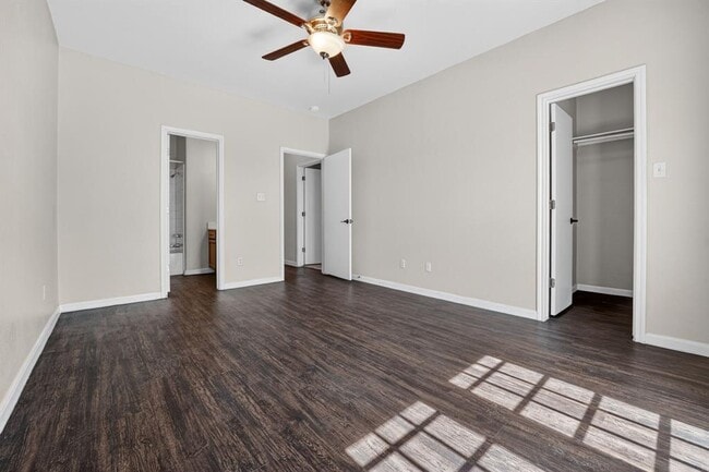 Building Photo - 2831 Southampton Way