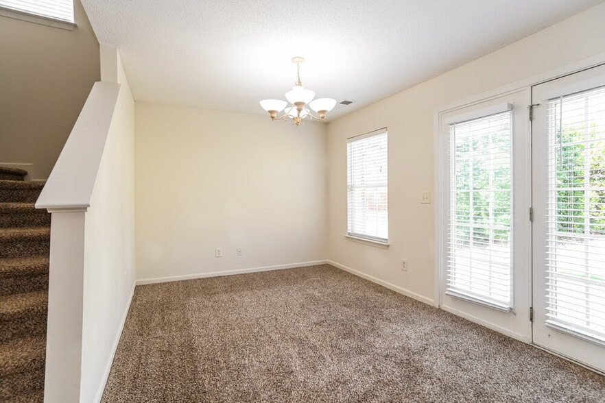 Building Photo - 6846 Squirrels Foot Ct