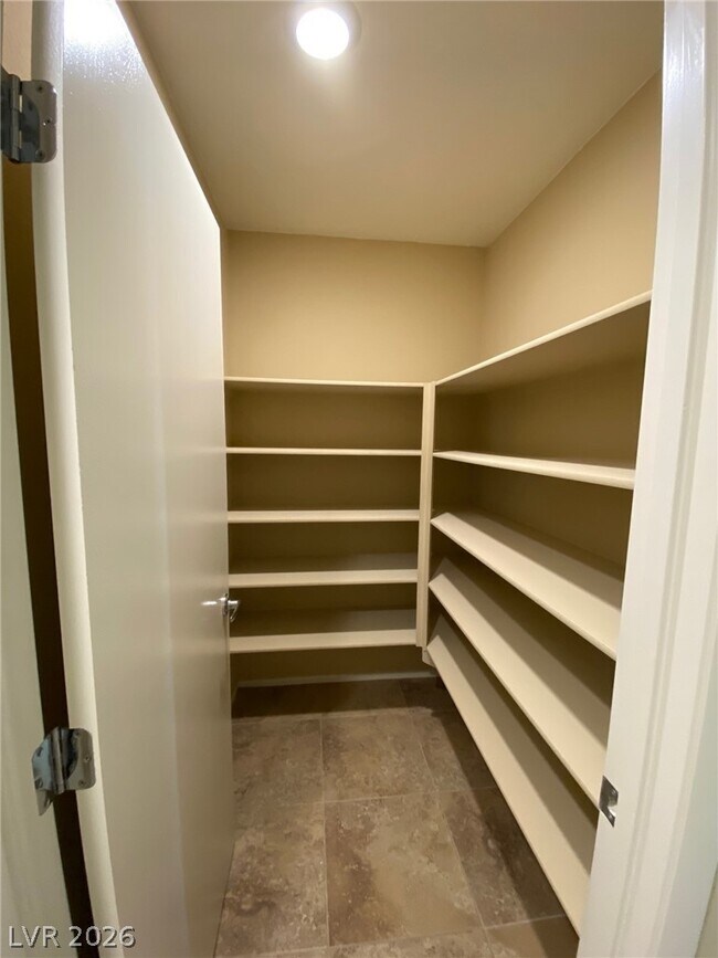 Building Photo - 7312 Halo Falls St