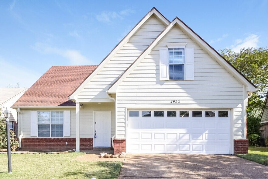 Primary Photo - 8432 Creek Front Dr