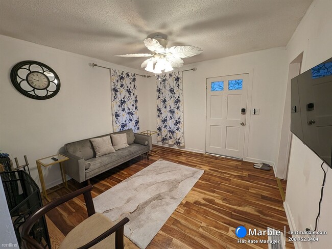 Building Photo - 2 br, 1 bath House - 849 W Brevard St
