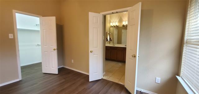 Building Photo - 10901 Camelot Dr