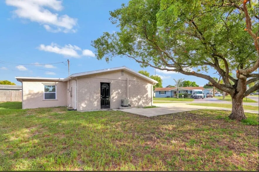 Building Photo - 7202 Palisade Dr