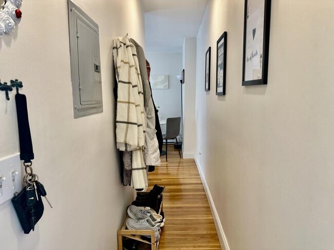 Building Photo - 2 bedroom in Boston MA 02114