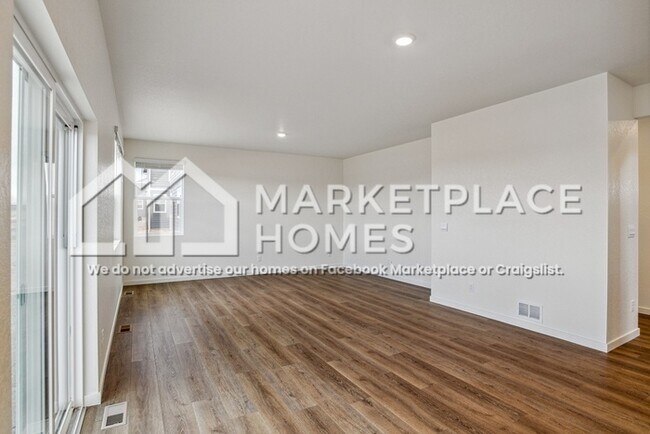 Building Photo - 127 N 66th Ave