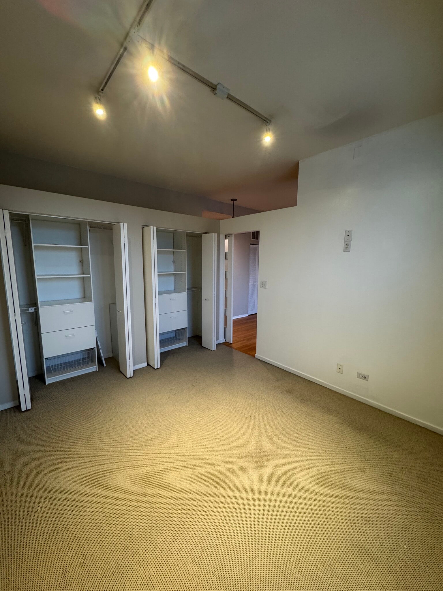 Bedroom - 811 S Lytle St
