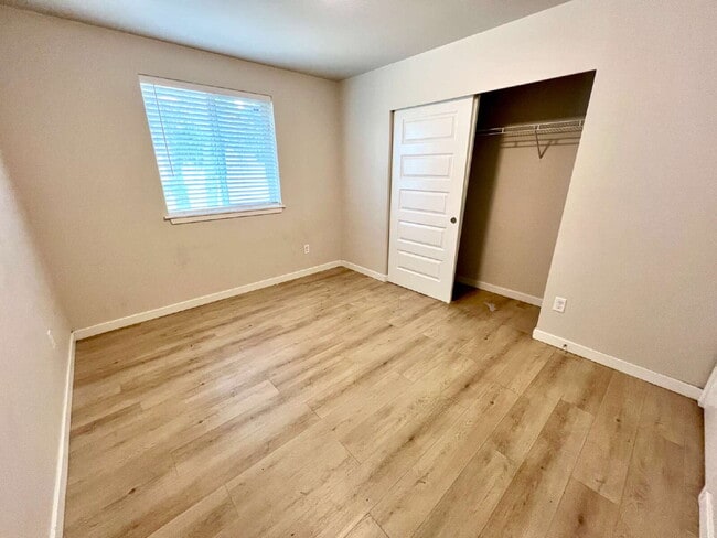 Building Photo - Modern 2022-Built Rambler on Private Lot with 2-Car Garage