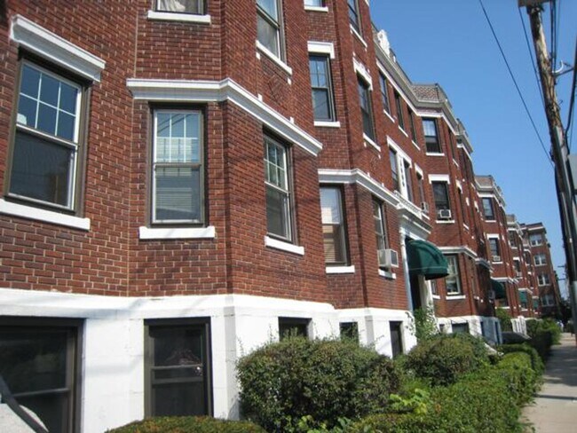 Building Photo - $2,110 Brighton Studio | Short distance to Green Line | Budget-Friendly Brighton Living