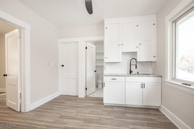 Building Photo - 3436 W 91st St