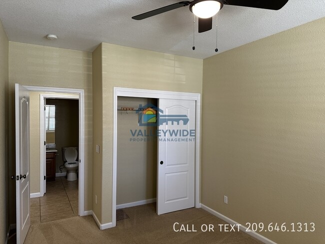 Building Photo - 2704 Acapulco Way
